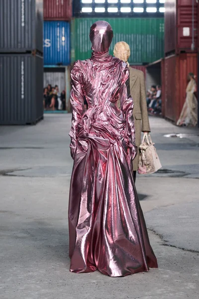 Look 30